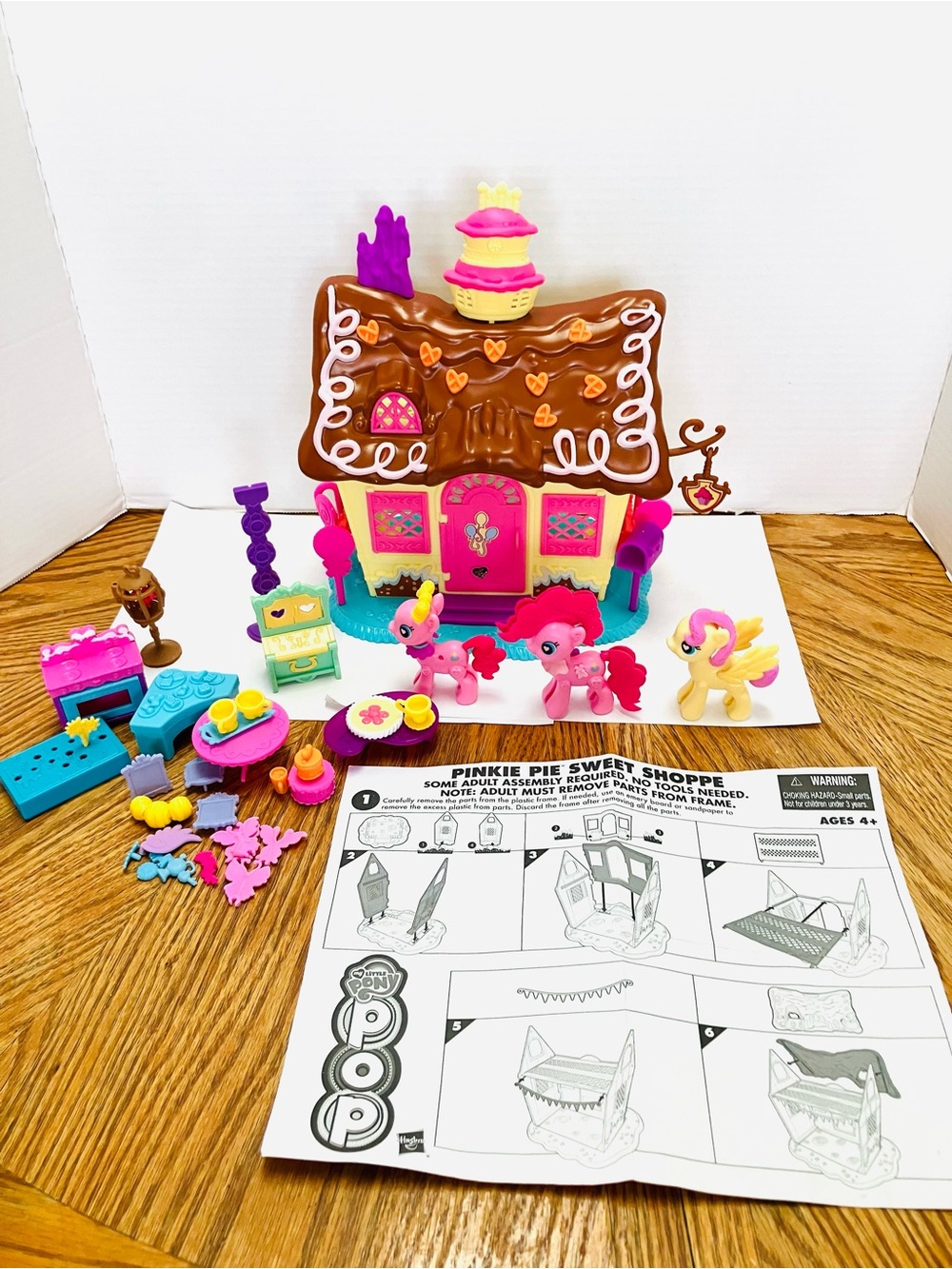 My Little Pony Pinkie Pie Sweet Shoppe Incomplete Some Accessories & Extras